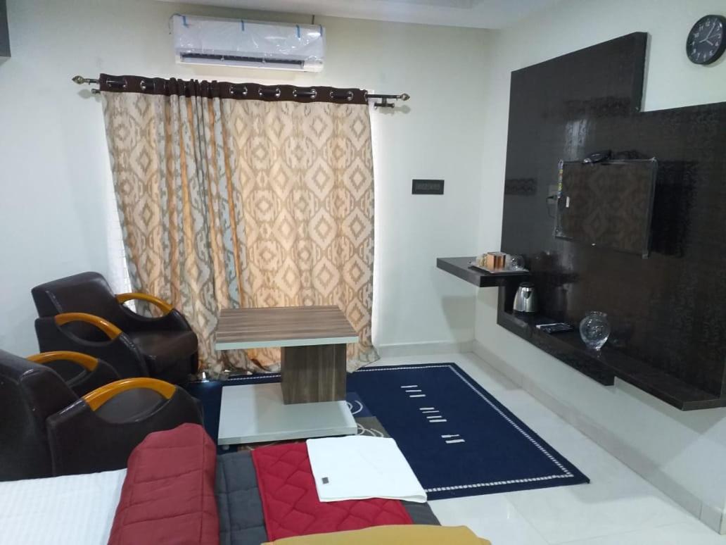 Grand Meridian Vinnamangalam Exterior foto