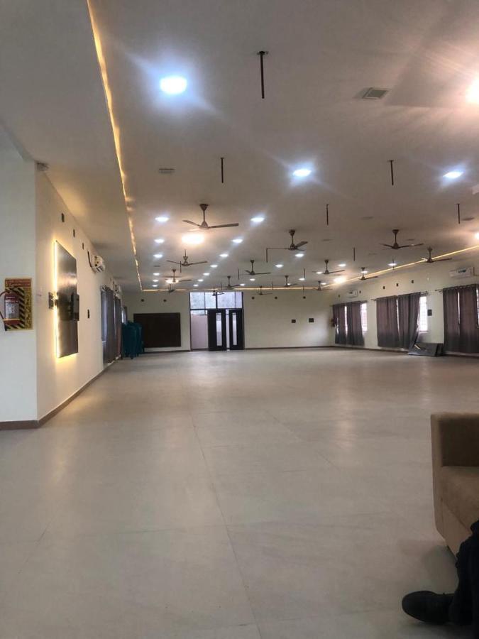 Grand Meridian Vinnamangalam Exterior foto