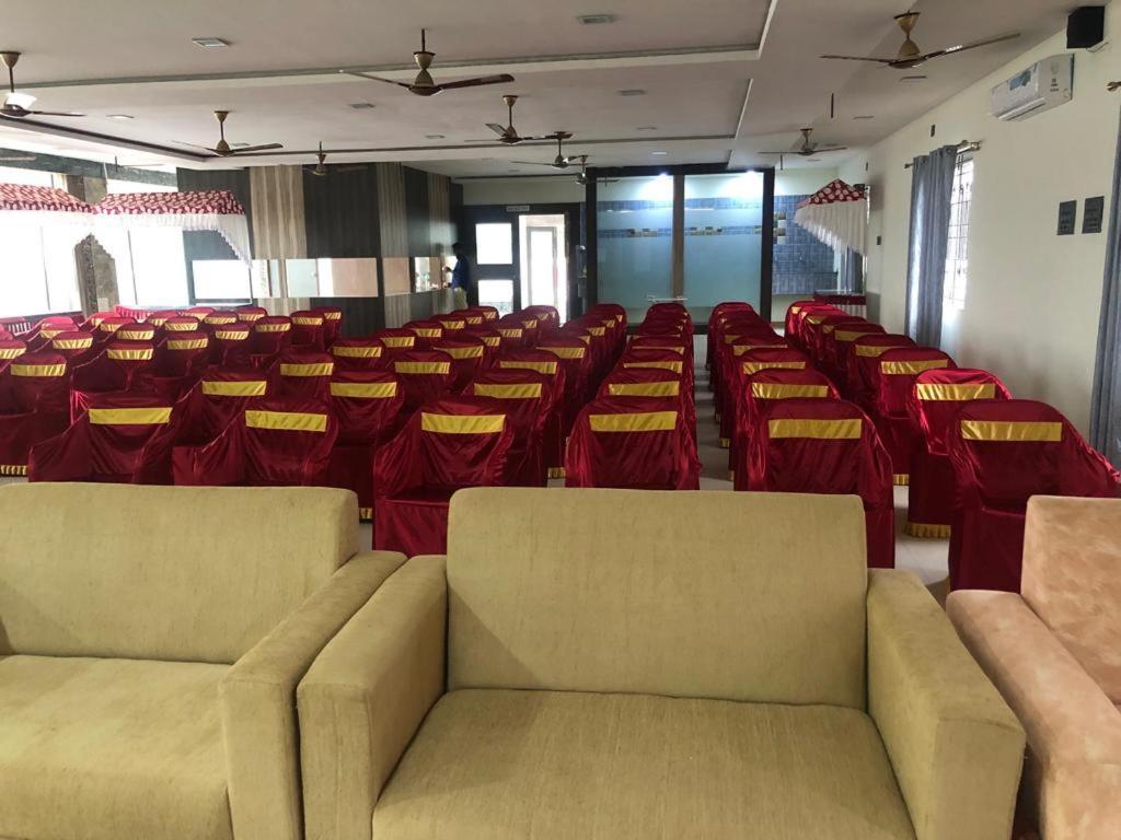 Grand Meridian Vinnamangalam Exterior foto